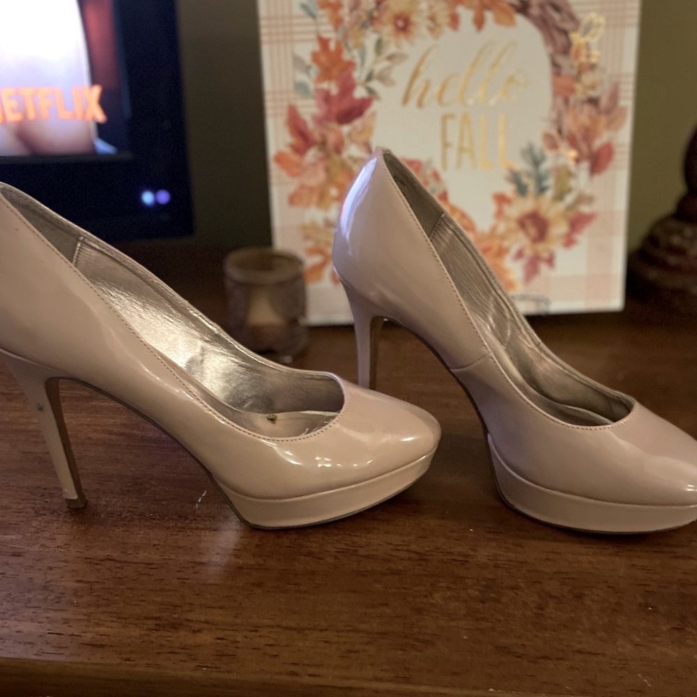 Tan Steve Madden Pumps